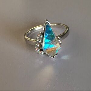 Dazzling Silver Ring with multicolored Gemstone